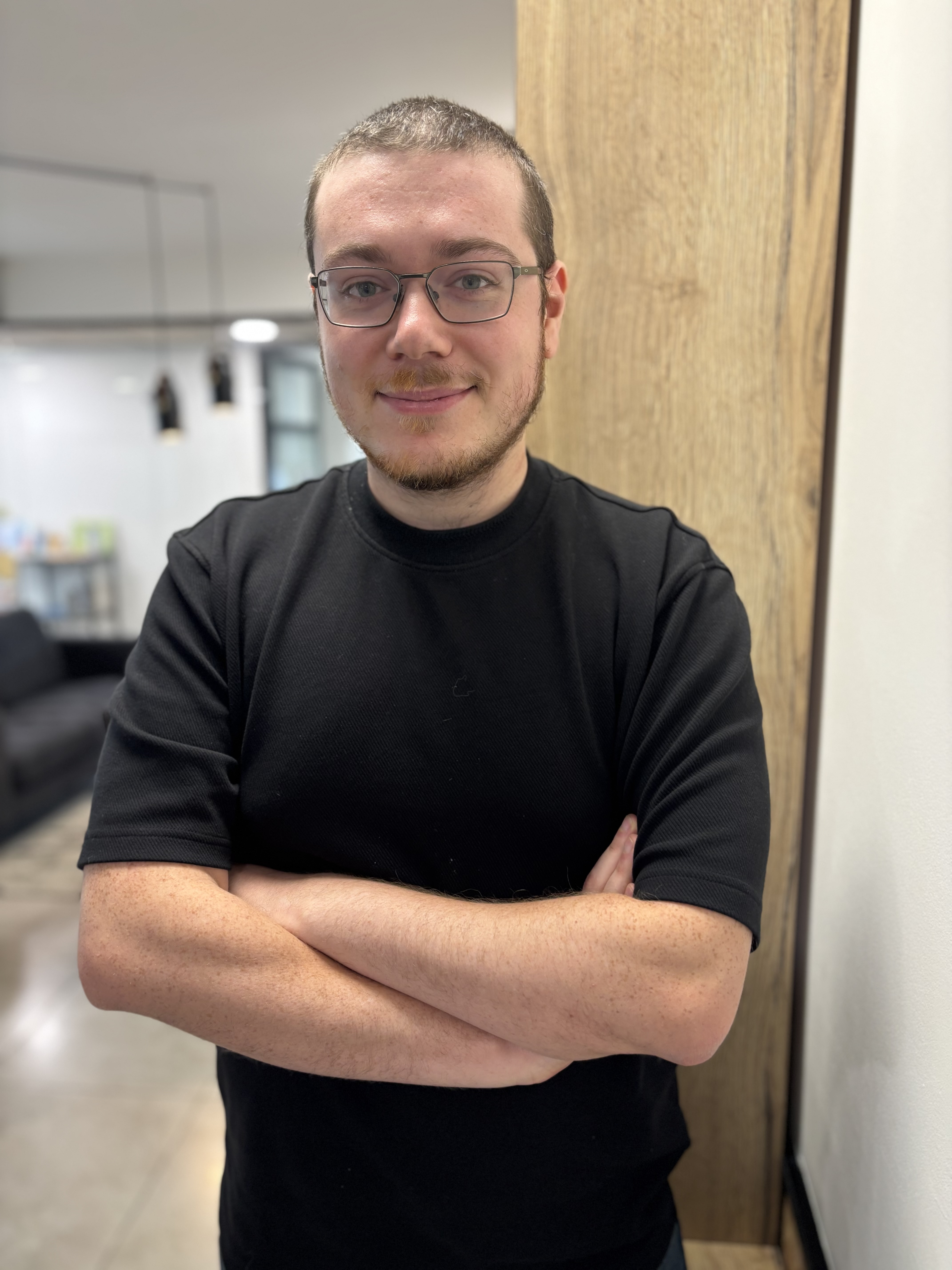 Headshot of Adam Finkelstein, New Media Manager at Concrete Media